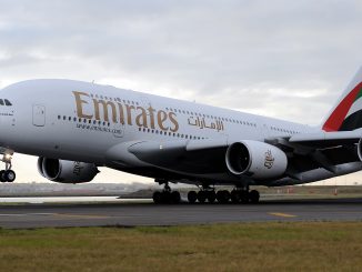 阿联酋航空A380飞机降落