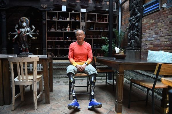 双语文摘 | 经历雪崩、冻伤和双腿截肢，他仍然登上了珠峰