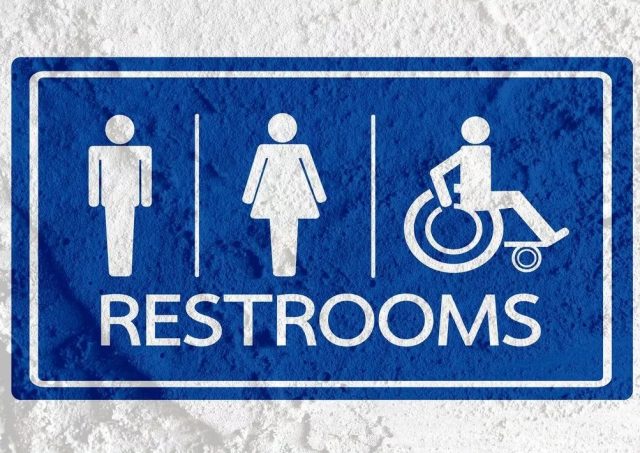 英语口语 | 美国人不叫“厕所”WC或toilet，英语怎么正确文明地表达？