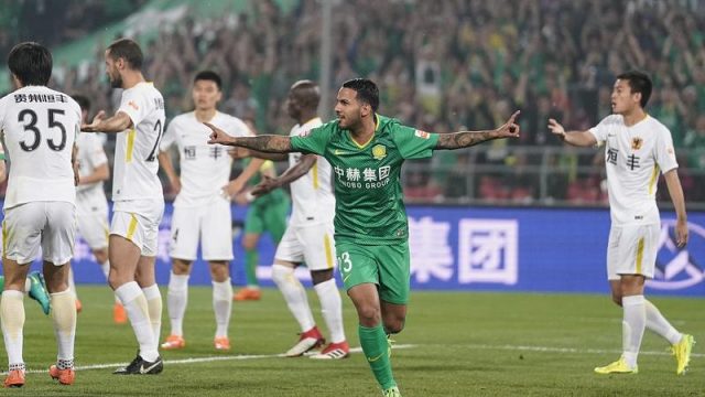 英语热词 | 足协将出台工资帽新政 salary cap